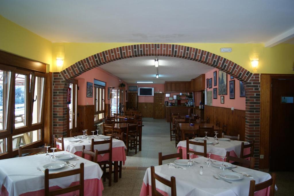 Hotel Garganta Del Cares ปอนเซโบส ภายนอก รูปภาพ